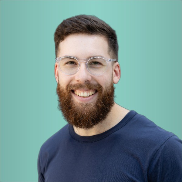 Portrait of Marcel Petitpas, CEO and Co-Founder at Parakeeto.